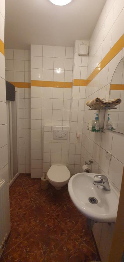 Pod Vinici Hotel Микулов Екстериор снимка