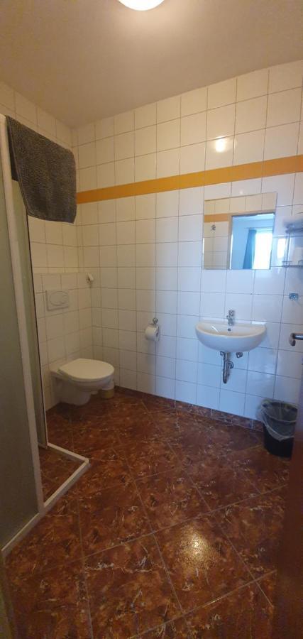 Pod Vinici Hotel Микулов Екстериор снимка